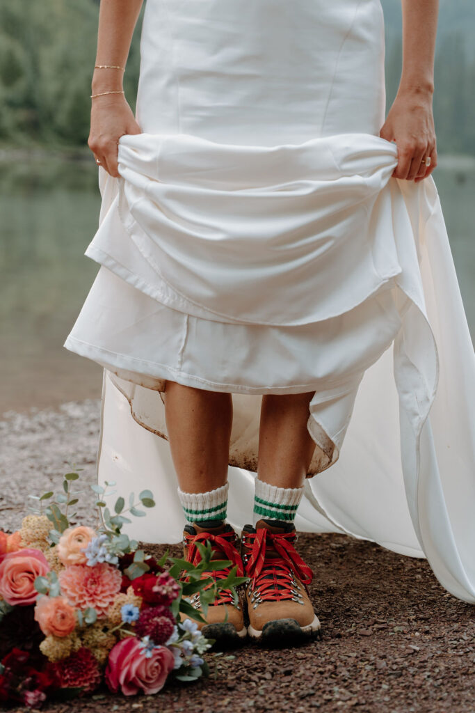What to wear for a hiking elopement